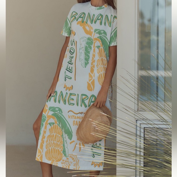 FARM Rio Dresses & Skirts - FARM Rio from Anthropologie NWT SZ XL tropical Banana printed tshirt midi dress